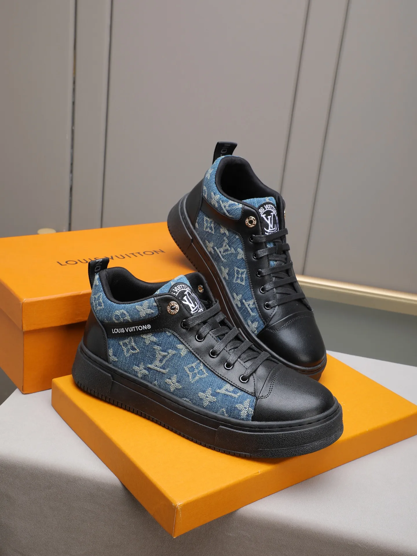 PP420 High Top Men's [LV] High top classic hot style in autumn and winter💝 👣👣Perfect last shape, beautiful design style 💋 💋This winter is no longer cold😢😢Cow leather + LV special material + non-slip and wear-resistant rubber outsole🎩A must-have for trendy men❗Number: 38-44 (45 custom-made) The real thing looks better🎬The real thing looks better👅, two colors to choose from